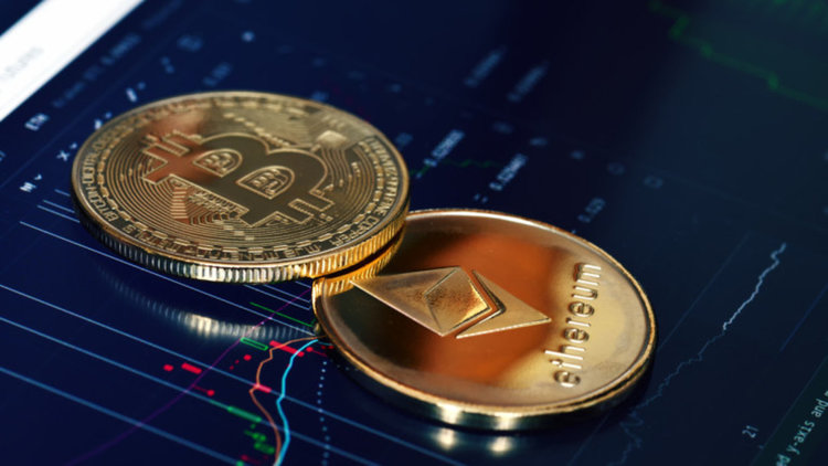 Bitcoin надхвърли $7 000