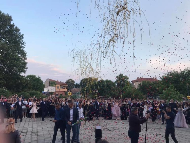 Випуск 2019 г. в Първомай - млади, умни, красиви и дръзновени