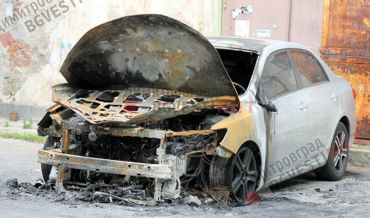 Автомобил горя в Димитровград – подпалвач може да лежи до 8 години в затвора