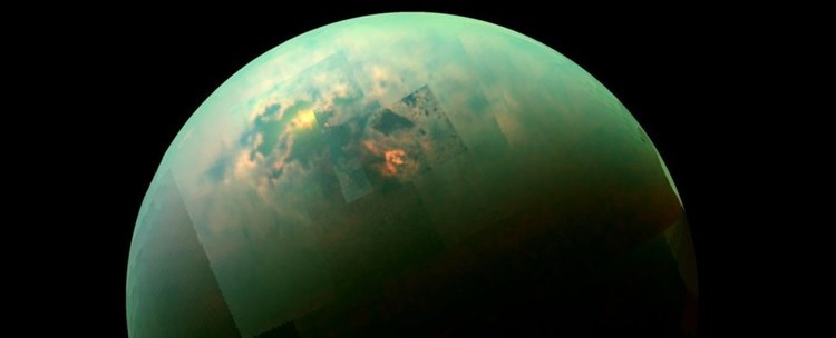 Невиждани на Земята извънземни кристали обграждат езерата на Титан