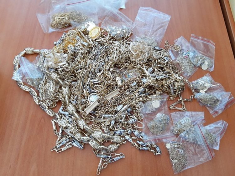 3 кг контрабандни златни и сребърни накити задържаха Капитан Андреево