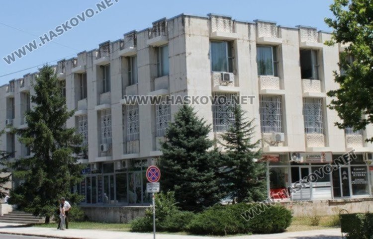 Под сто свободни работни места, 2/3-ти от тях - за кадри с основно образование