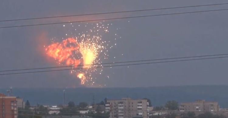 Мълния детонирала снарядите във взривилия се военен склад в Сибир