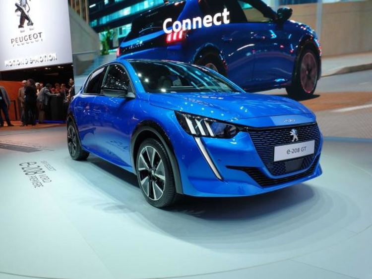 Новият напълно електрически PEUGEOT E-208 с премиера в България
