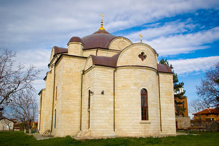 Млади родолюбци търсят старини