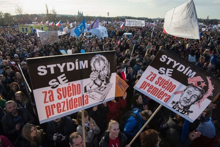 Чехия отбеляза 30 години от нежната революция