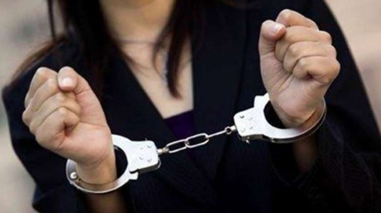 Задържаха 38 -годишна напушена шофьорка от Момчиловци, в дома й открили марихуана