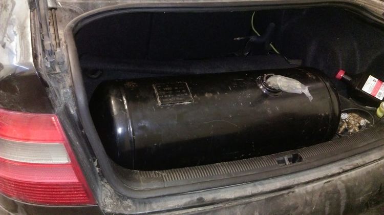 Марихуана в газова бутилка на лек автомобил откриха на Капитан Андреево