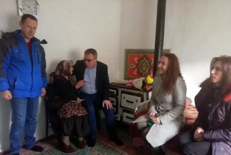 Баба Зелха от Елховец чукна 100 години, само за месец втора столетница в Община Рудозем чества юбилей