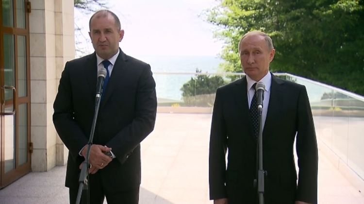 Президентът Радев ще присъства на парада в Москва на 9 май - Деня на победата
