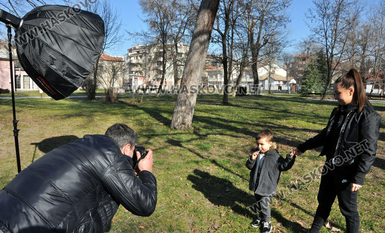 Фотографи от Хасково и Димитровград с благотворителна фотосесия за Михаела