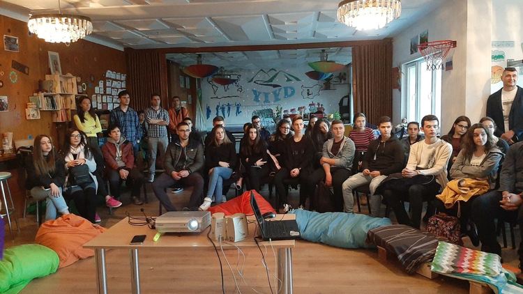 Депутати и младежи от Смолян се събират "на кафе", разказват житейски истории