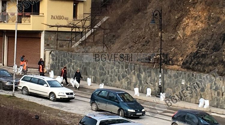 Седем години по-късно, местната власт отново предлага платени паркинги в Смолян