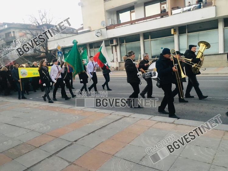 Факелно шествие и митинг- заря за 100 години Райковска гимназия и годишнина от смъртта на Апостола