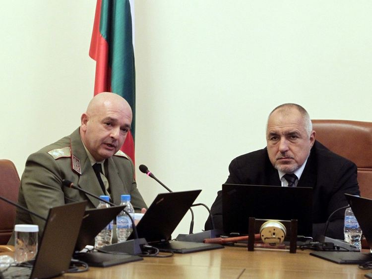 Четиринайсет души са изолирани във ВМА със съмнения за коронавирус
