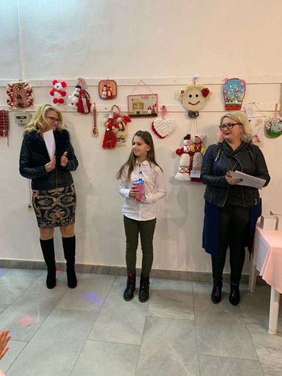Дете дари пълната си касичка на Михаела