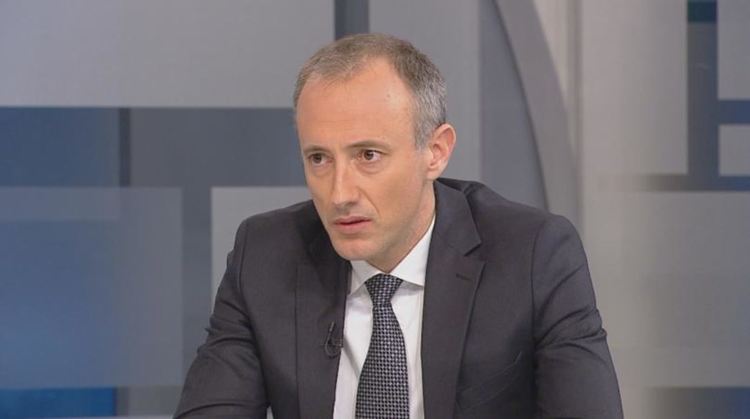 Отмяна на пролетната ваканция за наваксване на пропуснатия материал обмисля Вълчев