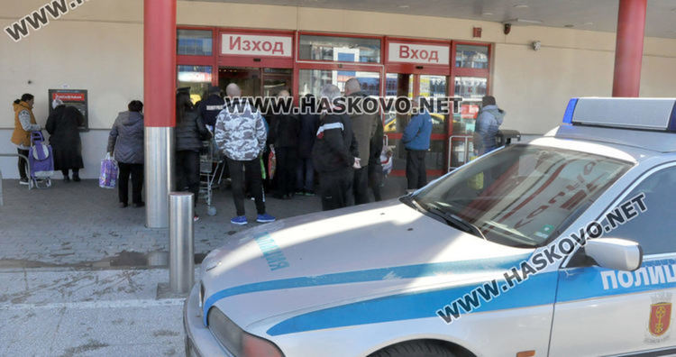 Нови мерки: На опашките на 2 метра, 67 са заразените в България