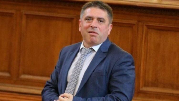 Между две четения променят Закона за извънредното положение