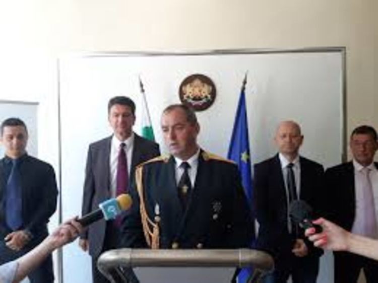 Разтуриха пикниците по Езерата и седянките пред блокове
