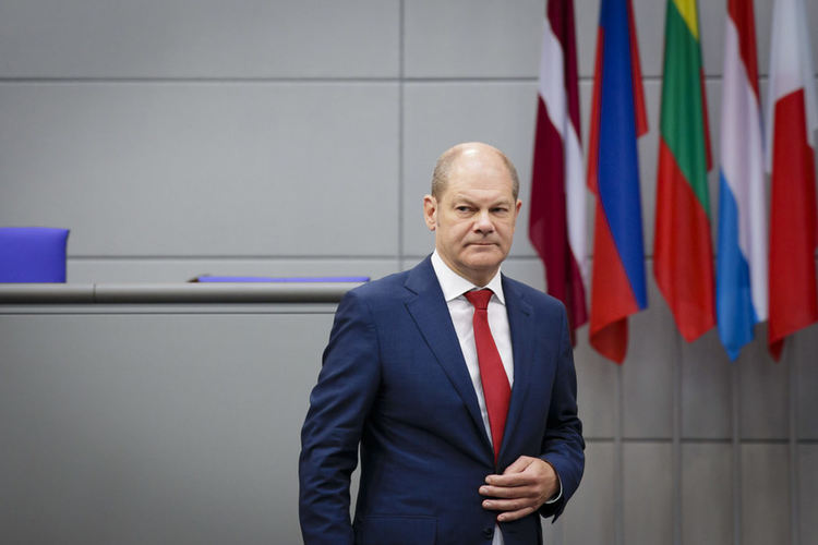 Призивите да се защити икономиката вместо да се забави разпространението на коронавируса са цинични, заяви германският финансов министър