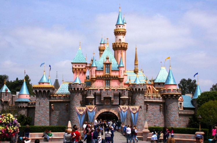 За трети път в историята: парковете на Disney затворят врати 