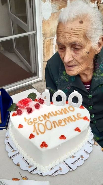 Баба Йордана от Асеновград отпразнува вековния си юбилей на Лазаровден