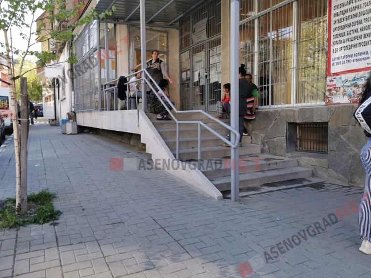 С какво се дезинфекцира в Асеновград, колко струват временните чешми и още няколко отговора