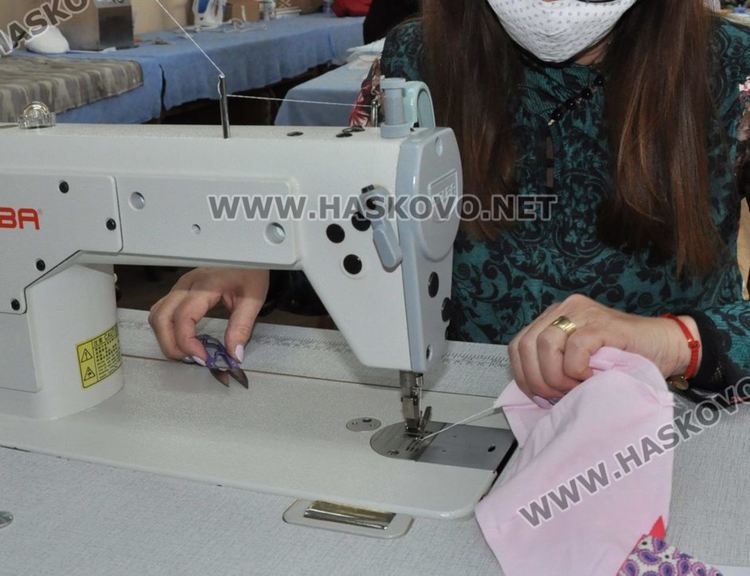 Търсят 10 шивачки с опит и помощник-възпитател в Хасково