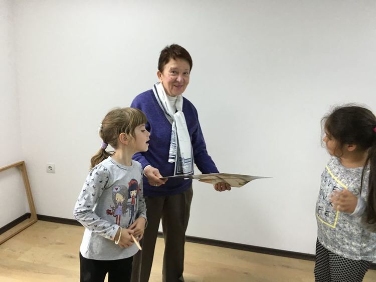 Клуб на радостта предизвиква младите художници