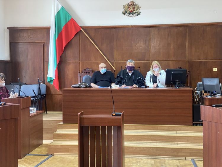 Още един адвокат ще защитава подсъдим за обира на пощата, отложиха делото
