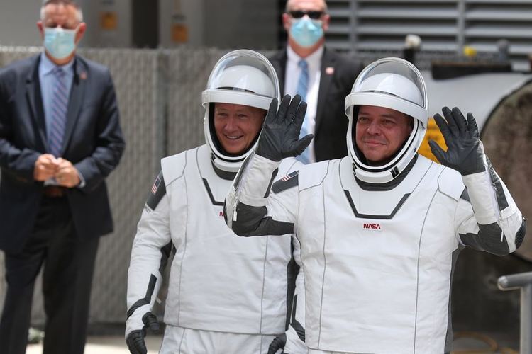 Астронавтите на SpaceX отново под карантина