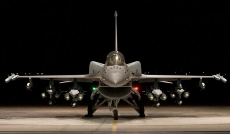 Първата група пилоти за обучение на F-16 Block 70 заминава за САЩ (видео)