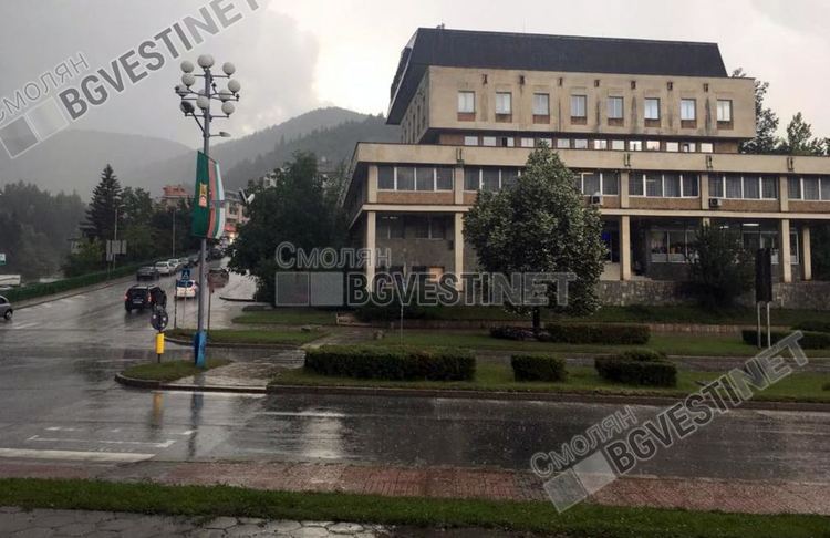 Не забравяйте чадъри и якета на първи юни