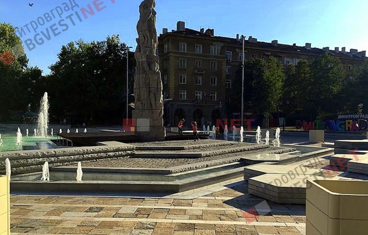 Благотворителна фотосесия организират в центъра на Димитровград местни фотографи