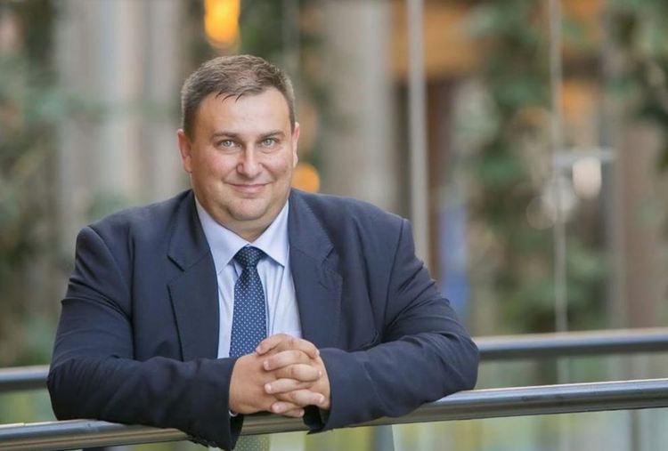 Емил Радев призовава за правна рамка за използването на изкуствения интелект за военни цели и киберсигурност
