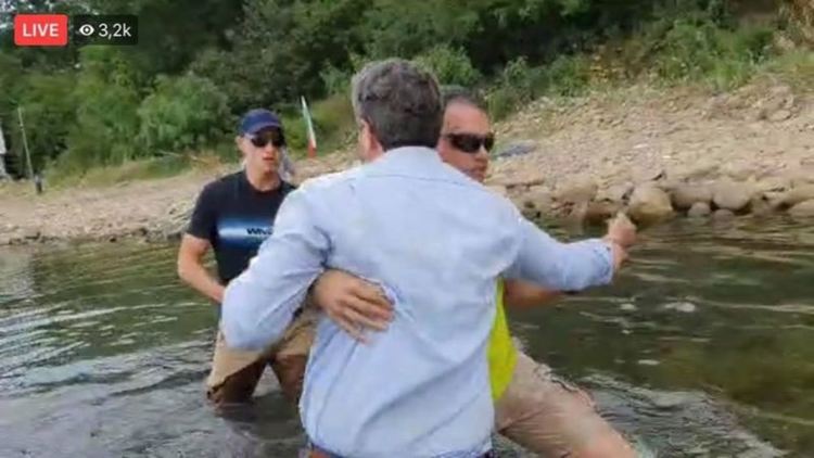 Гардове на Догансарай блъскаха във водата Христо Иванов, но не са от НСО (видео)
