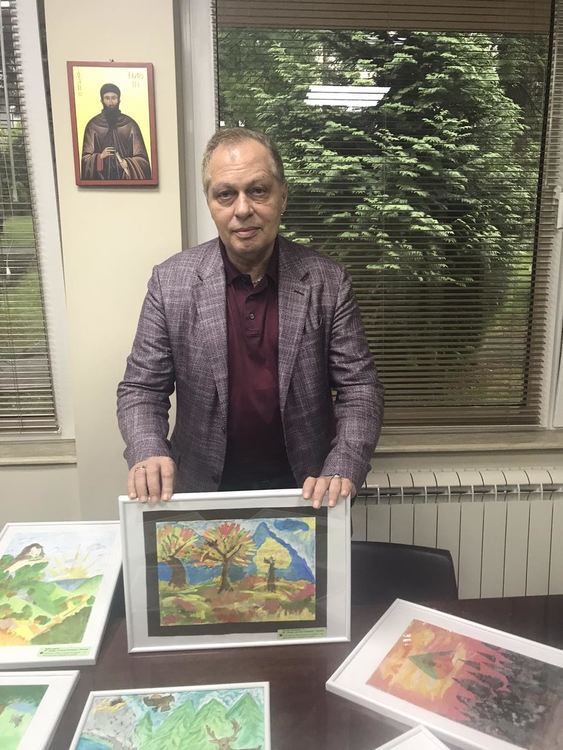Рисунка на осемгодишната Ралица от Смолян е дарена на Клиниката по детска неврология в столицата