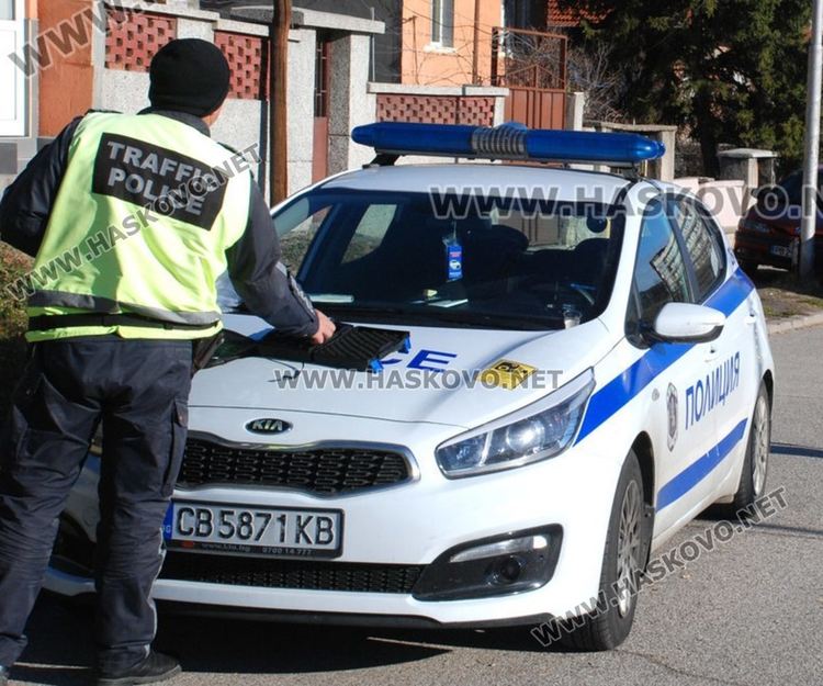 Задържаха младеж, шофирал кола под въздействие на три вида дрога