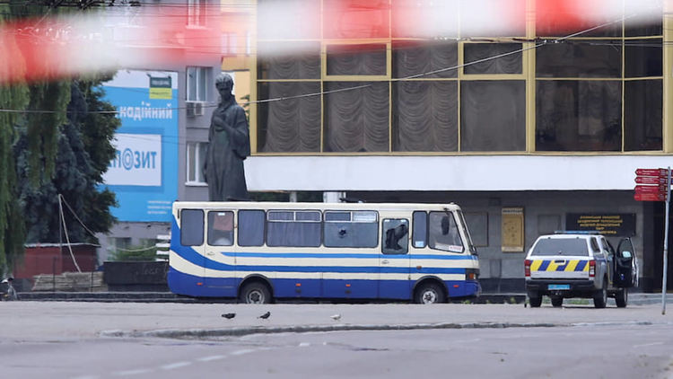Заложническа драма и самоделни взривни устройства в Украйна 