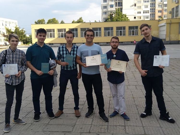 Млади приложни програмисти от Смолян получиха диплом за професия, IT фирми вече се борят за тях