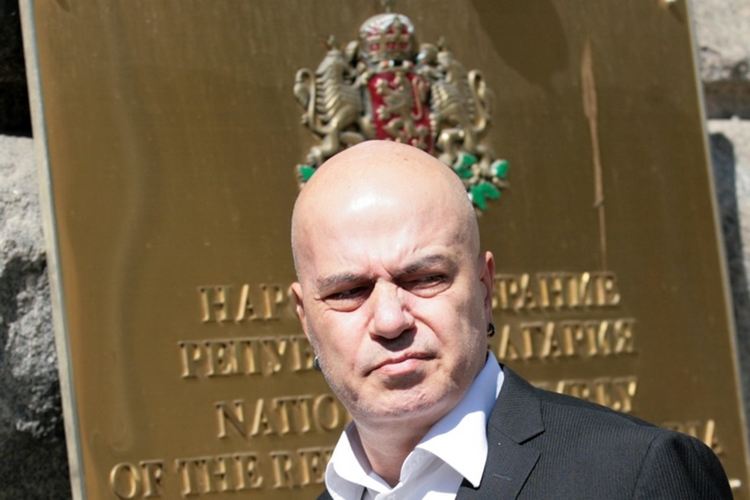 Слави Трифонов с топ 10 на най-безочливите изказвания тези дни