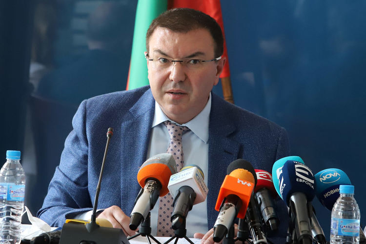 Всяка седмица министърът на здравеопазването ще бъде информиран чрез видеоконферентна връзка от регионалните здравни инспекции