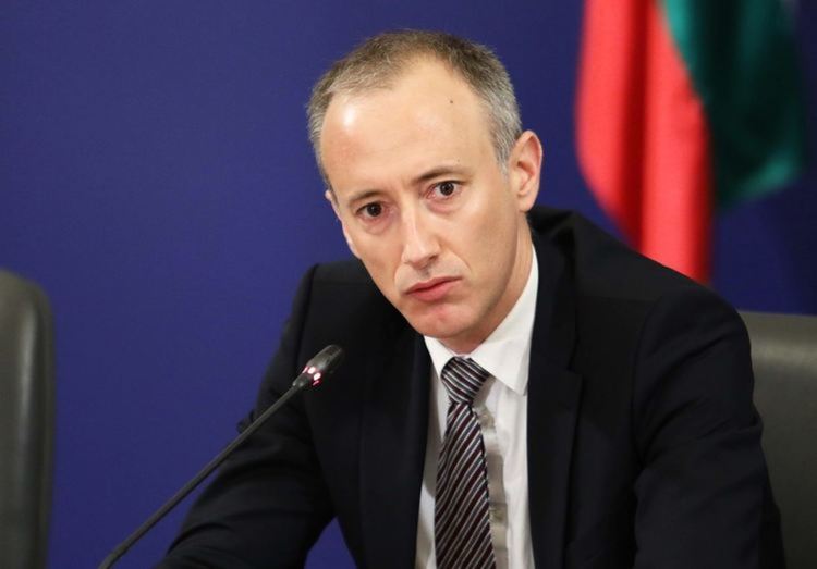 85% от родителите са за присъствено обучение, обяви министър Вълчев