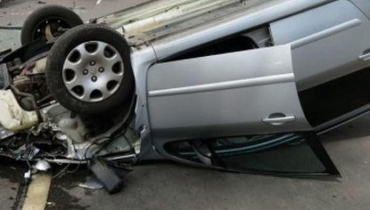 Петима пострадаха при катастрофа до с.Патица, автомобил се обърна по таван