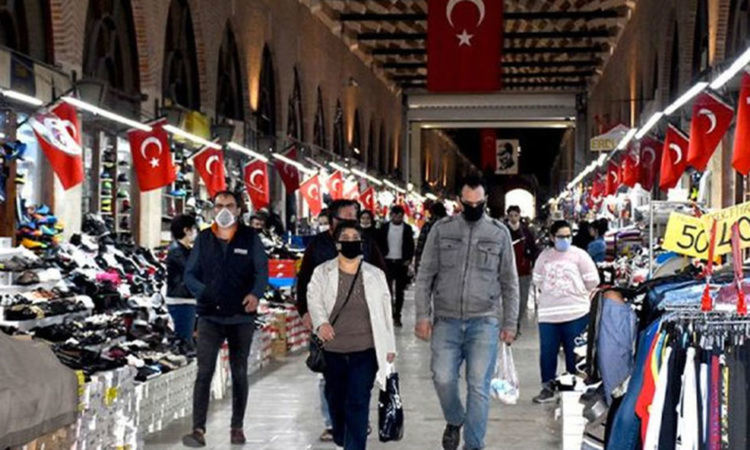 Солени глоби за шопинг-туристите от България в Одрин, ако не носят предпазни маски