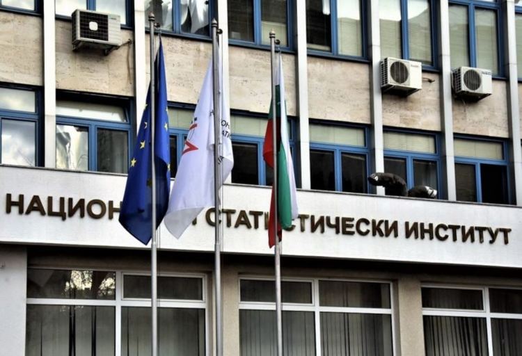 Изнасяме 6,5% по-малко за ЕС, но повече отколкото внасяме