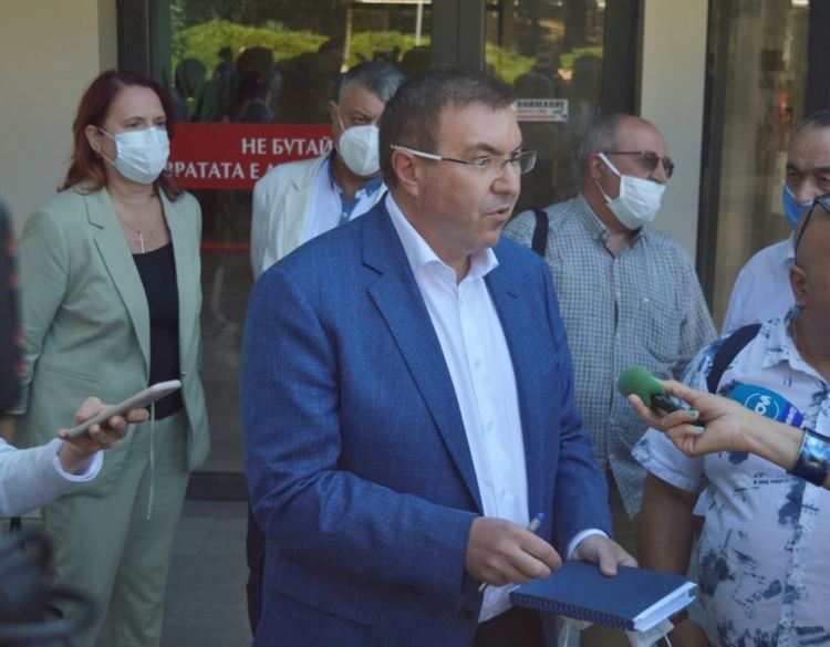 Реорганизират големите областни болници за нуждите на пациенти с COVID-19