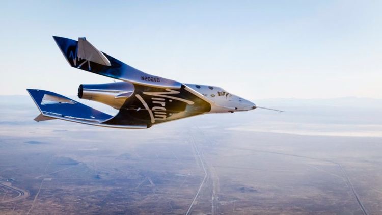 Virgin Galactic с първи пилотиран космически полет от комерсиалния си космодрум