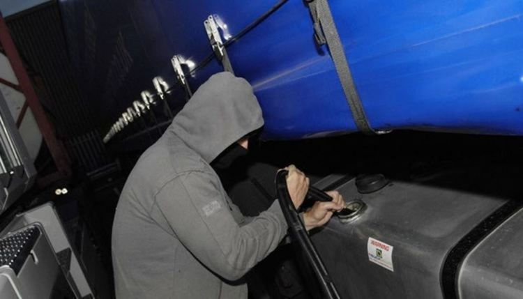 Спипаха 54-годишен да точи дизел от локомотив в Димитровград